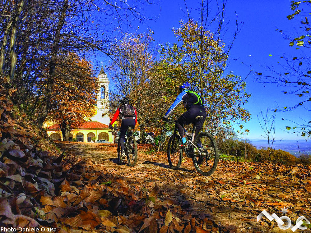 GIRO ANELLO CASTELLI , BORGHI E                 CHIESETTE  SALUZZESI